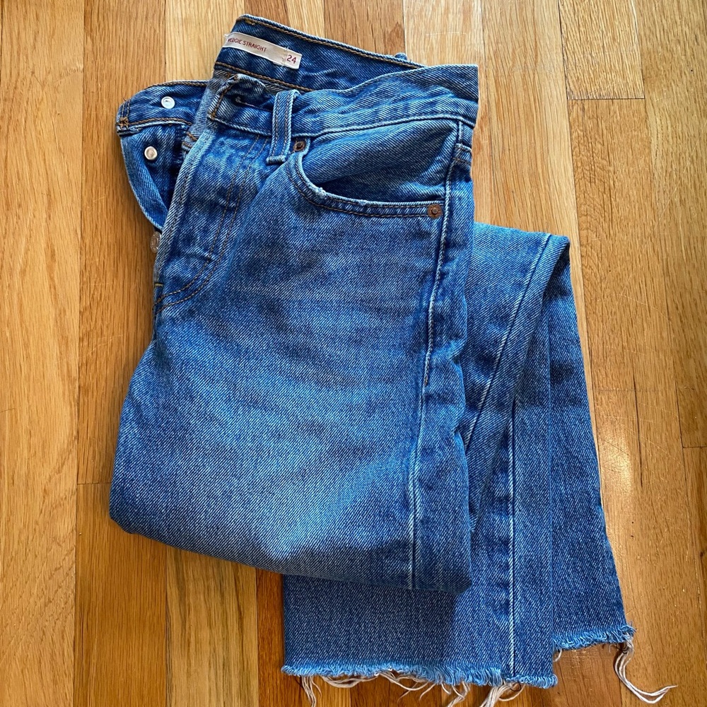 Levi’s Wedgie Straight Jean Size 24